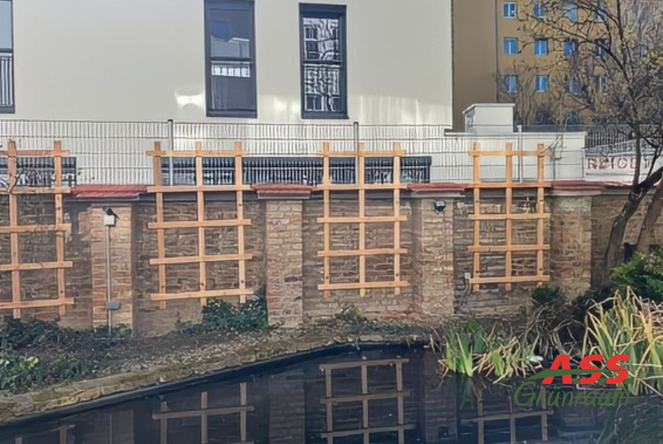 Hofgartenflächen Innenhofbegrünung A.S.S. Hofgartenflächen mit Gartenteich A.S.S.