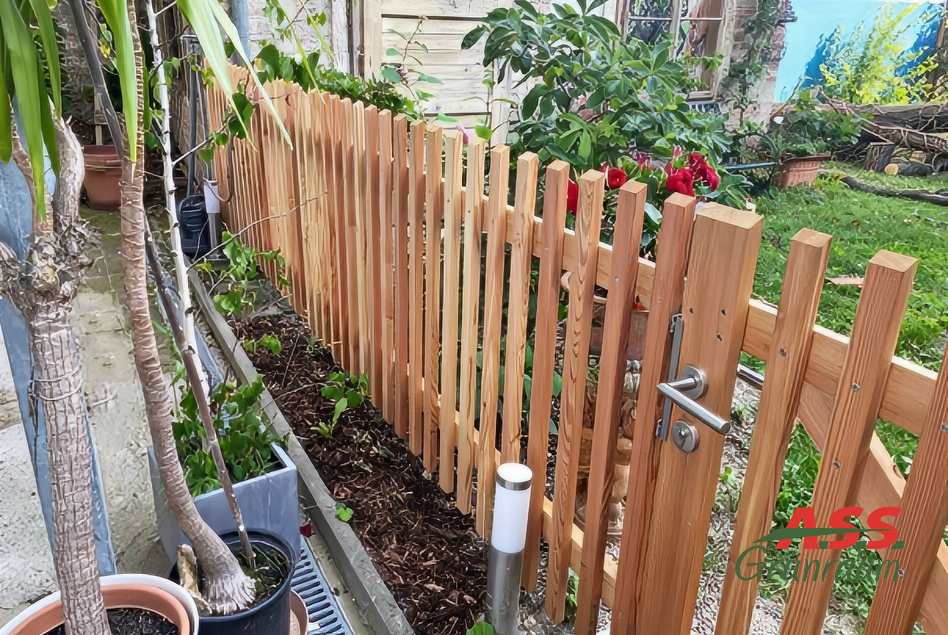 Gartenzaun Lärche Gärtnermeister Holz Zaun Gartenbau A.S.S. Grünraum