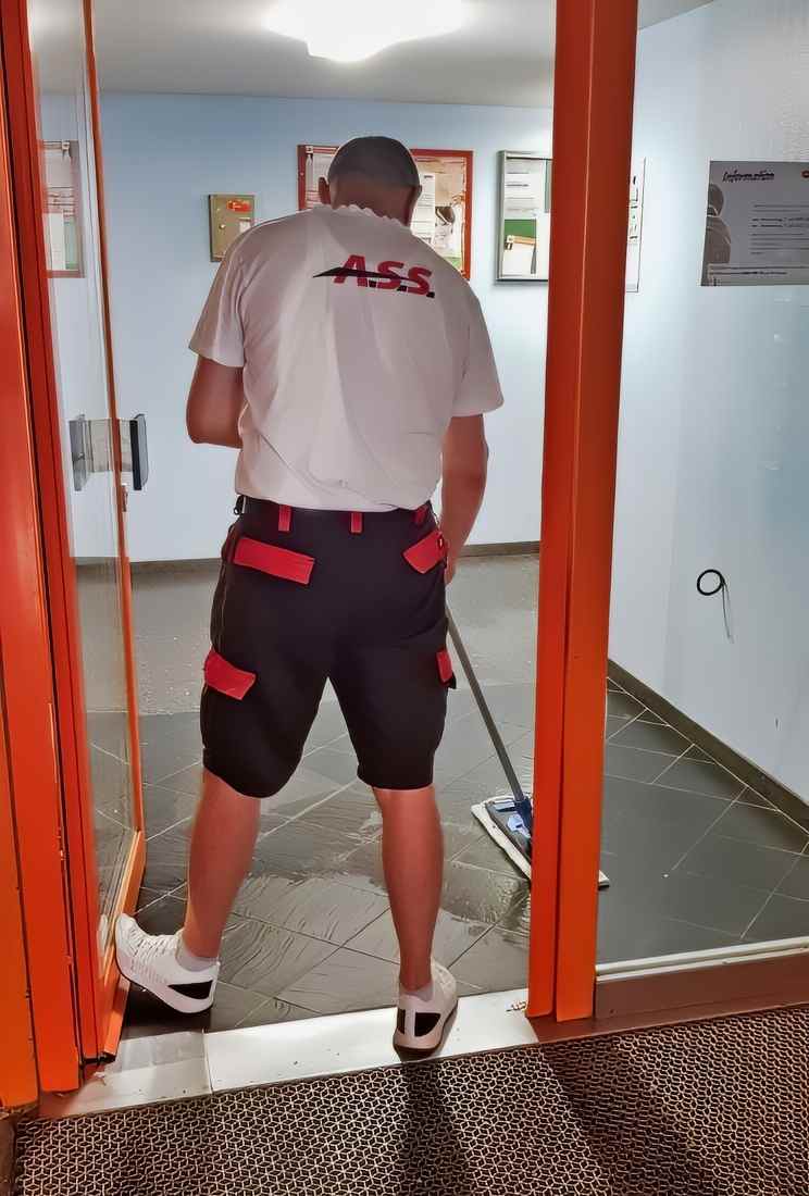 Stiegenhaus reinigen Hausbetreuung