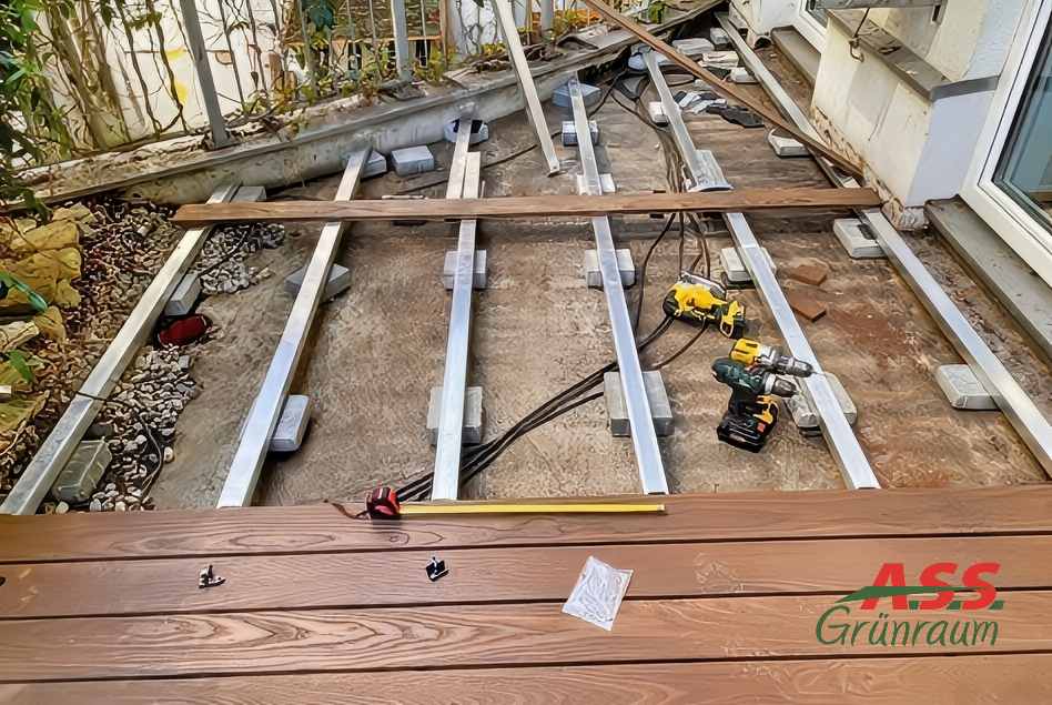 Holzterrasse mit Unterkonstruktion