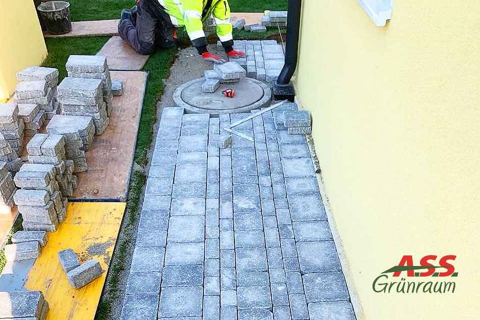 gepflasterter GARTENWEG Gärtnermeister A.S.S.